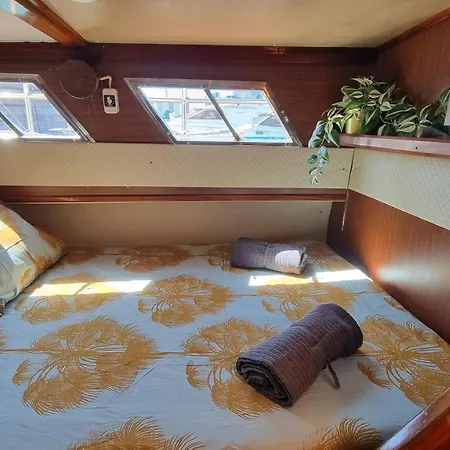 Botel Charming Boat House In Barcelona With Big Terrace And Solarium Sant Adria de Besos