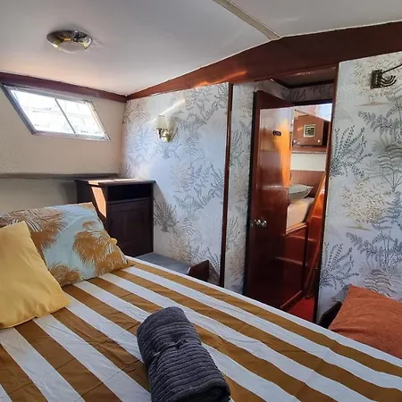 Charming Boat House In Barcelona With Big Terrace And Solarium *