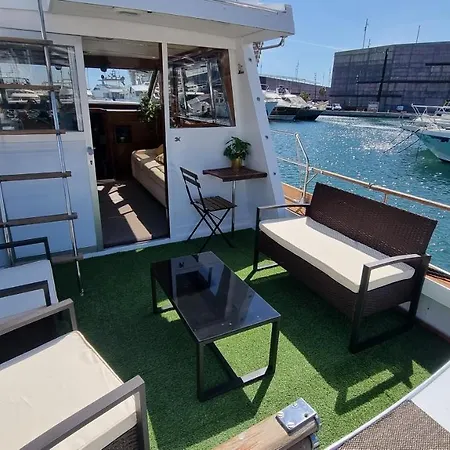 Botel Charming Boat House In Barcelona With Big Terrace And Solarium Sant Adria de Besos