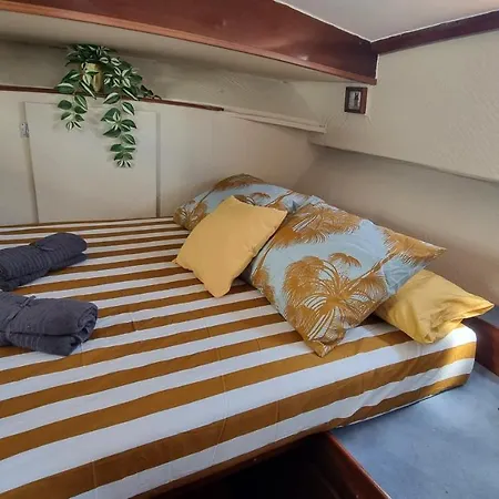 Charming Boat House In Barcelona With Big Terrace And Solarium *