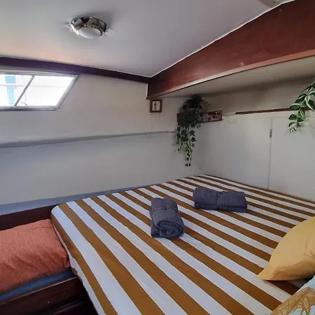 Charming Boat House In Barcelona With Big Terrace And Solarium Botel *