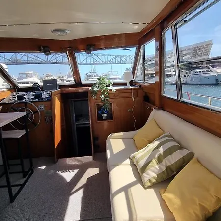 Charming Boat House In Barcelona With Big Terrace And Solarium 圣阿德里安-德贝索斯