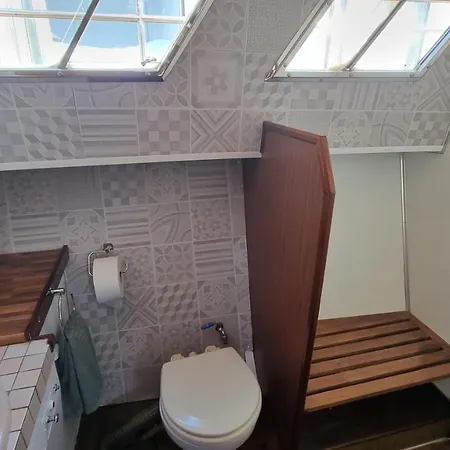 Botel Charming Boat House In Barcelona With Big Terrace And Solarium Sant Adria de Besos