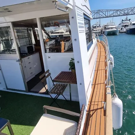 Charming Boat House In Barcelona With Big Terrace And Solarium 圣阿德里安-德贝索斯