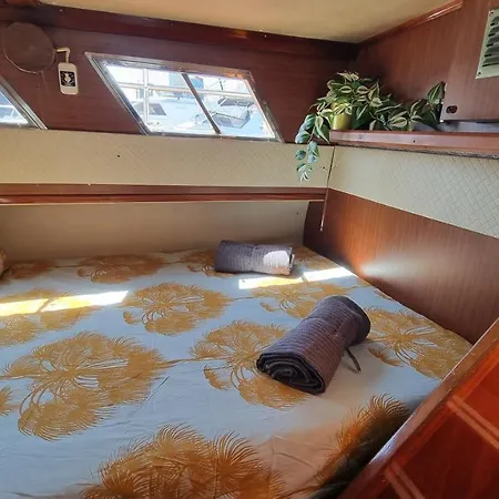 Botel Charming Boat House In Barcelona With Big Terrace And Solarium Sant Adria de Besos