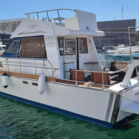 Charming Boat House In Barcelona With Big Terrace And Solarium Botel Sant Adria de Besos